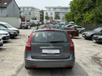 Gebraucht Hyundai i30 90 PS (66 kW) 2012 Grau Kombi