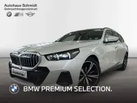 Gebraucht BMW 520 M Sport 197 PS (144 kW) 2025 Mineralweiß Kombi