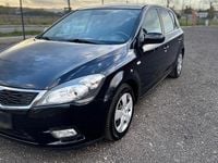 Usado Kia Ceed Vision 90 CV (66 kW) 2011 Negro Utilitario