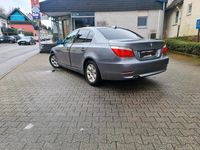 Gebraucht BMW 525 218 PS (160 kW) 2007 Grau Limousine