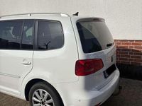 Gebraucht VW Touran Highline 105 PS (77 kW) 2012 Weiß Van / Kleinbus