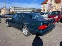 Gebraucht Mercedes E280 Avantgarde 204 PS (150 kW) 1998 Grün Limousine