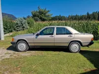 Gebraucht Mercedes 190 102 PS (75 kW) 1987 Gold Limousine