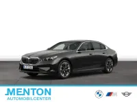 Gebraucht BMW 550e 489 PS (359 kW) 2025 Grau Limousine