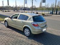 Gebraucht Opel Astra 105 PS (77 kW) 2004 Gold Limousine