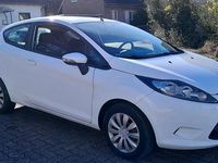 Gebraucht Ford Fiesta 82 PS (60 kW) 2009 Weiß Kleinwagen