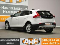 Gebraucht Volvo V40 CC Plus 152 PS (111 kW) 2018 Crystal white perleffect Kombi