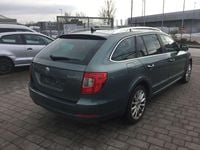 Gebraucht Skoda Superb Elegance 160 PS (117 kW) 2013 Malachitegrün metallic Kombi