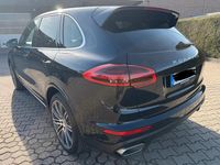 Second-hand Porsche Cayenne 262 CP (192 kW) 2016 Albastru SUV
