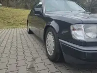 Gebraucht Mercedes E300 180 PS (132 kW) 1991 Schwarz Limousine