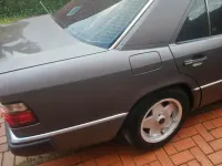Gebraucht Mercedes E230 132 PS (97 kW) 1992 Limousine