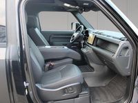 Gebraucht Land Rover Defender 304 PS (223 kW) 2023 Santorini black SUV