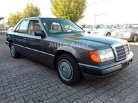 Gebraucht Mercedes 200 75 PS (55 kW) 1992 Grau Limousine