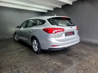 Gebraucht Ford Focus 120 PS (88 kW) 2019 Silber Limousine