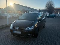 Second-hand VW Sharan 180 CP (132 kW) 2012 Negru Monovolum