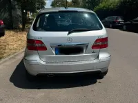 Gebraucht Mercedes B180 109 PS (80 kW) 2009 Silber Van / Kleinbus