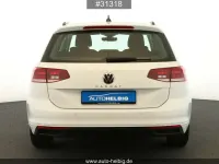 Gebraucht VW Passat 150 PS (110 kW) 2023 Weiß Kombi