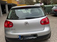 Usata VW Golf V 75 CV (55 kW) 2004 Grigio Utilitaria