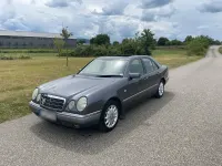 Gebraucht Mercedes E200 136 PS (100 kW) 1996 Silber Limousine