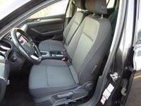 Gebraucht VW Passat Basis 122 PS (89 kW) 2023 Mangangrau metallic Kombi