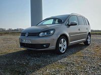 Second-hand VW Touran Highline 177 CP (130 kW) 2013 Auriu Monovolum