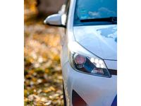 Gebraucht Toyota Yaris Hybrid 60 PS (44 kW) 2012 Weiß Kleinwagen