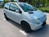 Używany Renault Twingo 75 KM (55 kW) 2003 Srebrny Hatchback
