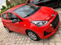 Gebraucht Hyundai i10 83 PS (61 kW) 2018 Rot Kleinwagen