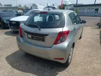 Gebraucht Toyota Yaris Cool 90 PS (66 kW) 2012 Silber Kleinwagen
