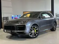 Gebraucht Porsche Cayenne E-Hybrid 462 PS (339 kW) 2022 Quarzitgrau SUV