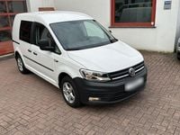 Usado VW Caddy 102 HP (75 kW) 2017 Branco Monovolume