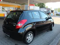 Gebraucht Hyundai i20 78 PS (57 kW) 2011 Schwarz Kleinwagen