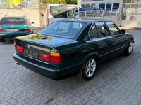 Gebraucht BMW 520 150 PS (110 kW) 1991 Grün Limousine