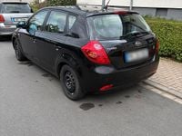 Usado Kia Ceed 109 HP (80 kW) 2009 Preto Citadino