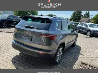 Neu Skoda Karoq Selection 150 PS (110 kW) 2026 8x8x race blue metallic SUV