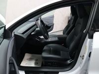 Gebraucht Tesla Model 3 Standard Range 208 kW (283 PS) 2024 Pearl white multicoat Limousine