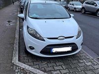 Gebraucht Ford Fiesta Trend 82 PS (60 kW) 2009 Weiß Kleinwagen