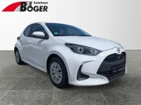 Gebraucht Toyota Yaris Basis 72 PS (52 kW) 2023 Super white 2 Kleinwagen