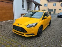 Gebraucht Ford Focus ST 250 PS (183 kW) 2013 Gelb Limousine