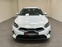 Gebraucht Kia Ceed Vision 136 PS (100 kW) 2023 Weiß Kleinwagen