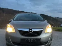 Używany Opel Meriva 110 KM (80 kW) 2013 Srebrny Minivan