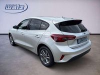 Gebraucht Ford Focus Titanium 125 PS (91 kW) 2025 Polarsilber Limousine