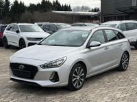 Gebraucht Hyundai i30 Trend 140 PS (102 kW) 2017 Silber Kombi