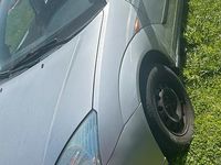 Usata Ford Focus 75 CV (55 kW) 1999 Argento Utilitaria