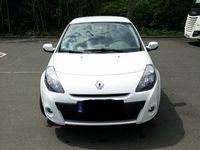 Gebraucht Renault Clio II Dynamique 88 PS (64 kW) 2011 Weiß Kleinwagen