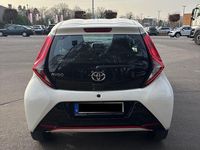 Gebraucht Toyota Aygo 72 PS (52 kW) 2018 Weiß Kleinwagen