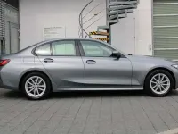 Gebraucht BMW 320 184 PS (135 kW) 2025 Skyscraper grau metallic Limousine