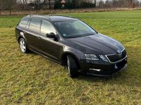 Gebraucht Skoda Octavia Ambition 116 PS (85 kW) 2018 Schwarz Kombi