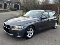Gebraucht BMW 318 150 PS (110 kW) 2014 Blau Kombi