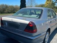 Second-hand Mercedes C180 Classic 122 CP (89 kW) 1997 Argintiu Berlinǎ